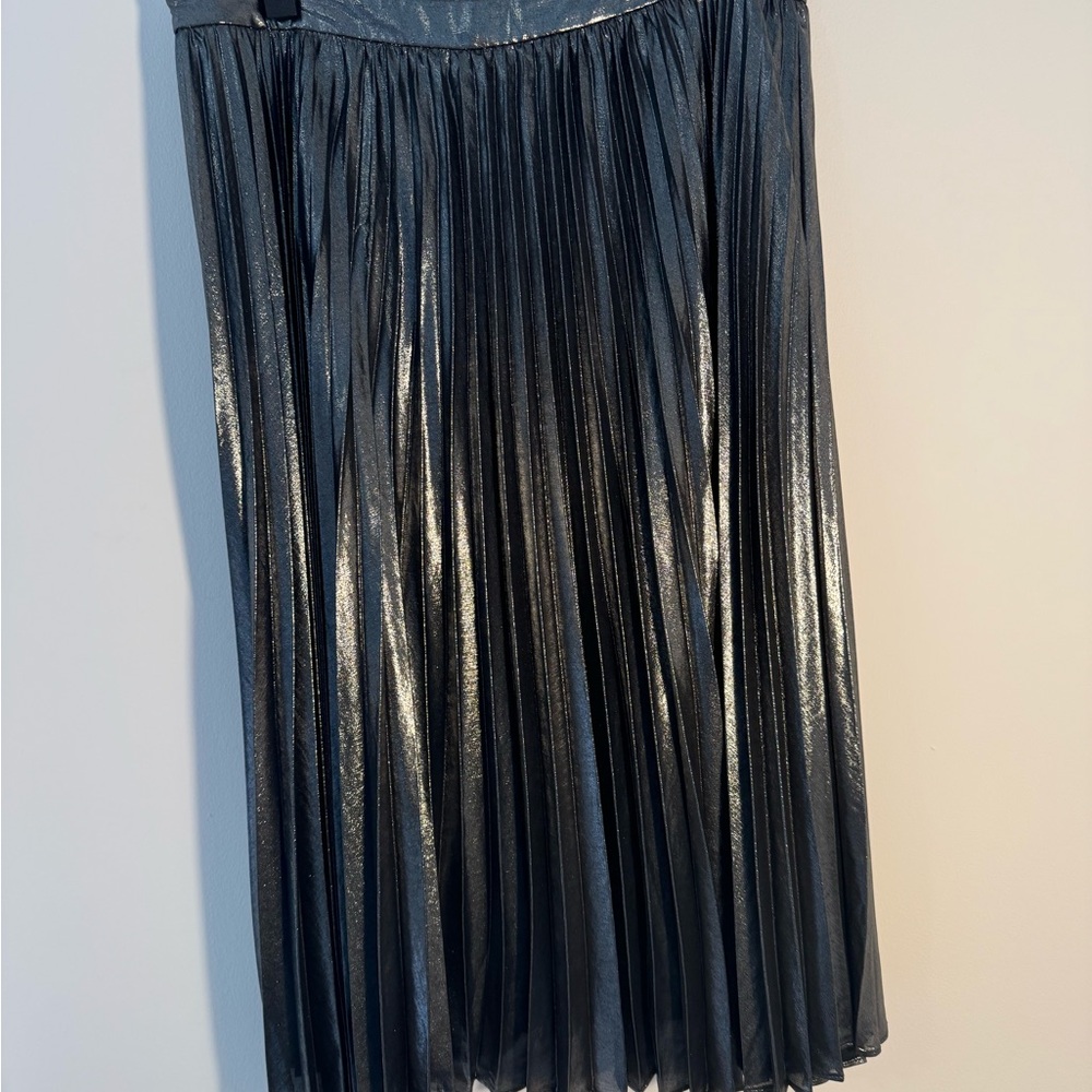 Banana Republic accordion pleat skirt in gunmetal grey metallic 12P